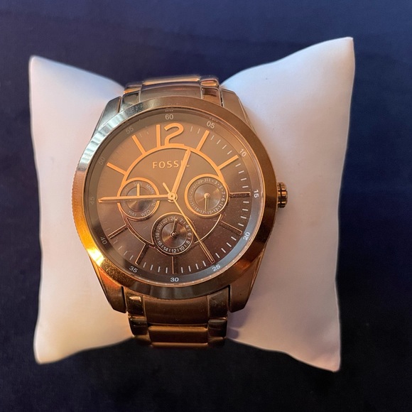 Watch - Picture 2 of 4